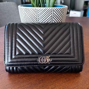 Lulu's Black Quilted Clutch Wristlet with Silver Hardware
